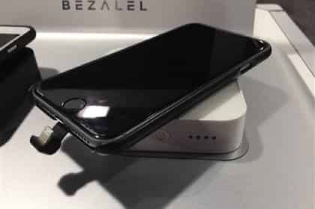 В беспроводной зарядке разглядели угрозу для iPhone X
