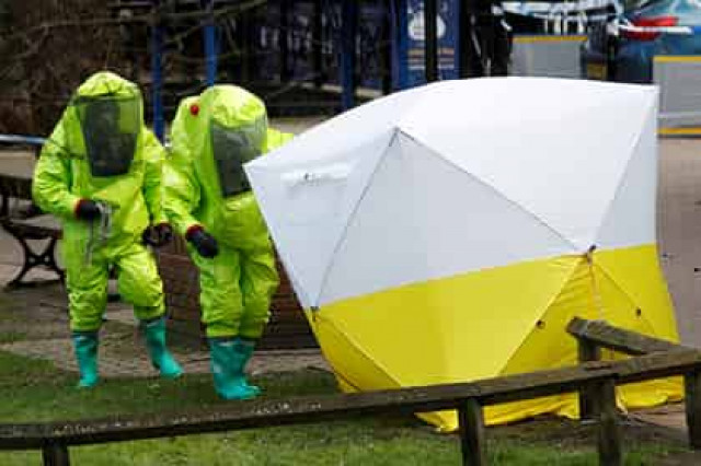 Великобритания заявила о слежке российских спецслужб за Скрипалями
