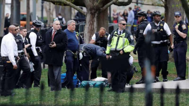 Man arrested after setting clothes on fire near White House