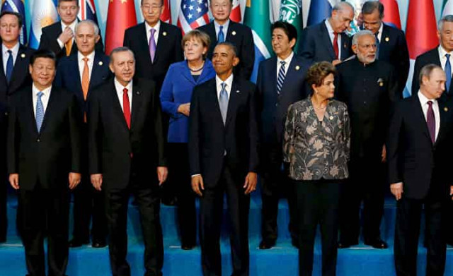 Убрать политику из экономического развития