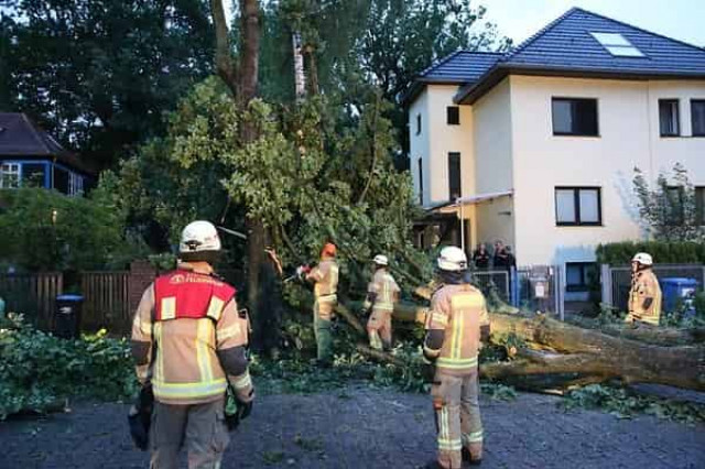 Германией и Италией пронесся ураган