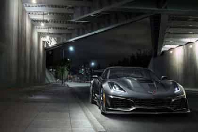 Богатым арабам покажут 755-сильный спорткар 2019 года