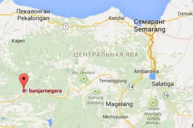 После схода оползня в Индонезии пропали более сотни человек
