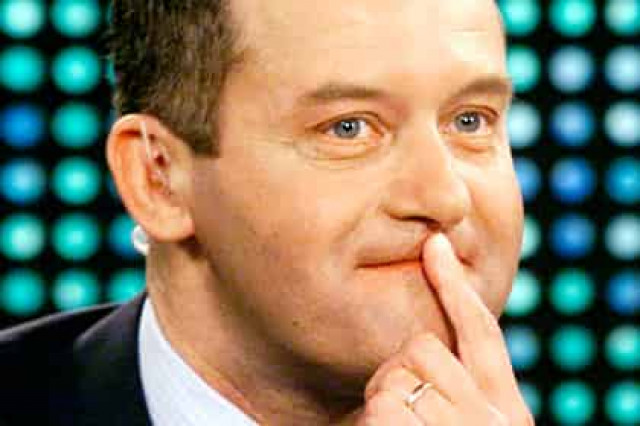 Британскую королеву заподозрили в порче воздуха в карете с султаном Бахрейна
