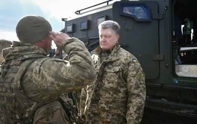 День добровольца: Порошенко едет на Донбасс