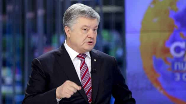 Порошенко прокомментировал рекламу с Путиным и ролики с «убийством» Зеленского