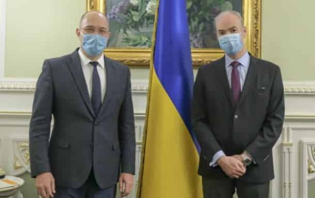 Шмыгаль договорился с Францией о восстановлении Донбасса