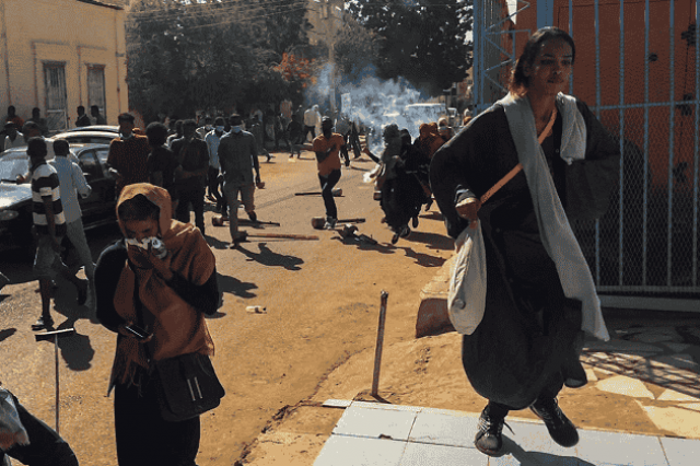 В столице Судана застрелили пять человек