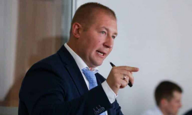 Адвокат заочно арестованного Януковича обвинил Порошенко и Сороса
