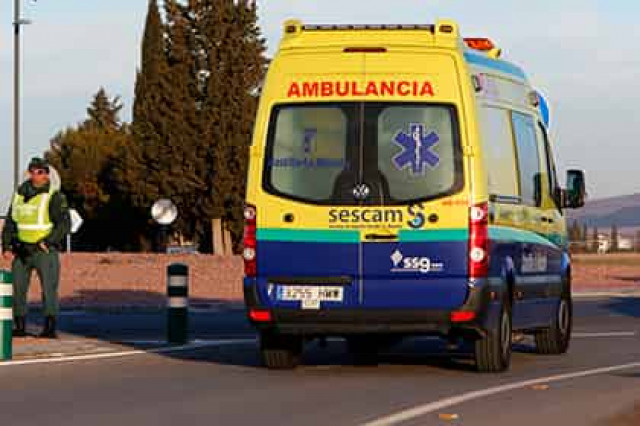 Автобус с туристами перевернулся в Барселоне