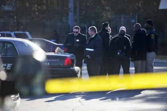 В США частный самолет упал на жилой дом (Fox 6)
