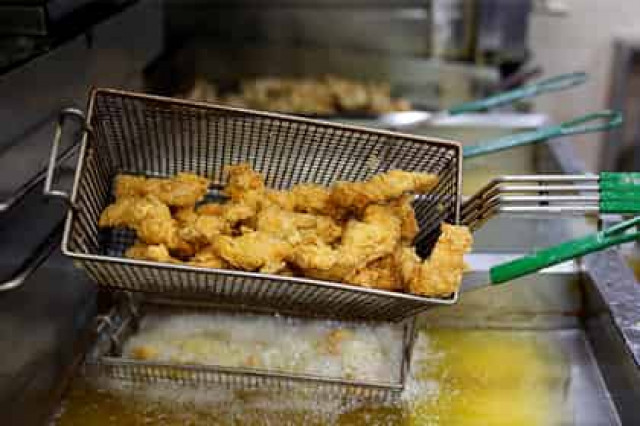 Жареную еду признали причиной рака
