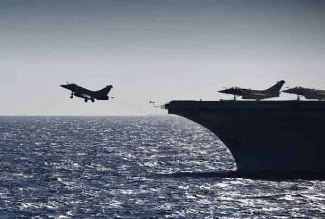 США впереди планеты всей: военные траты ставят один рекорд за другим

