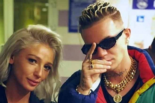 Настя Ивлеева прибыла на премию на машине Элджея