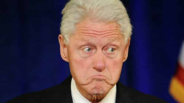 Игривый Билл Клинтон в платье - что всех удивило в доме Эпштейна (ФОТО)