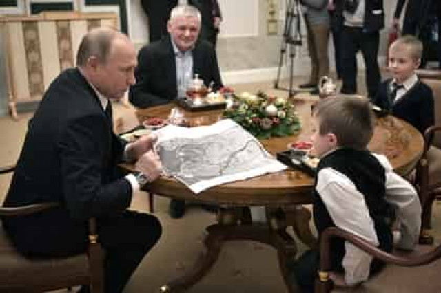 Путин подарил тяжелобольному мальчику обещанный полет на вертолете
