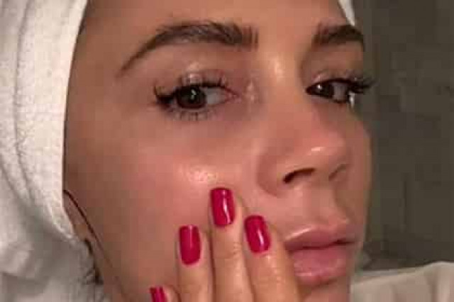 Виктория Бекхэм создала косметику из собственной крови