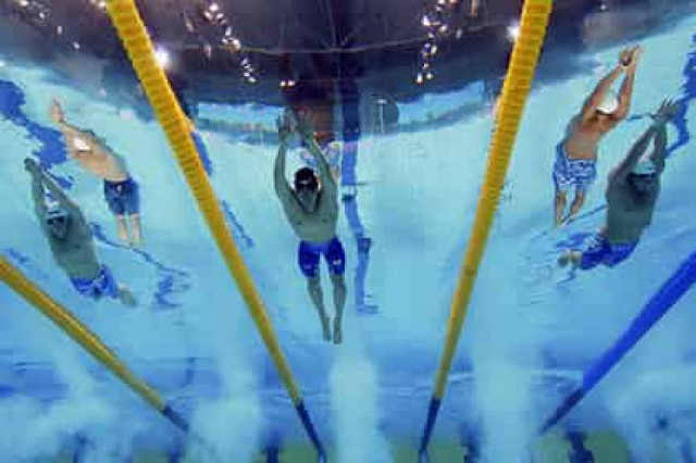 Американских пловцов наказали за допинг и заставили отдать золото россиянам
