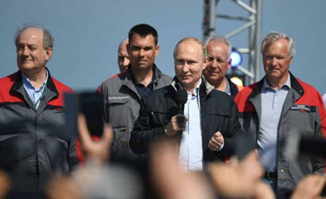 Крымский мост — имитация Путина
