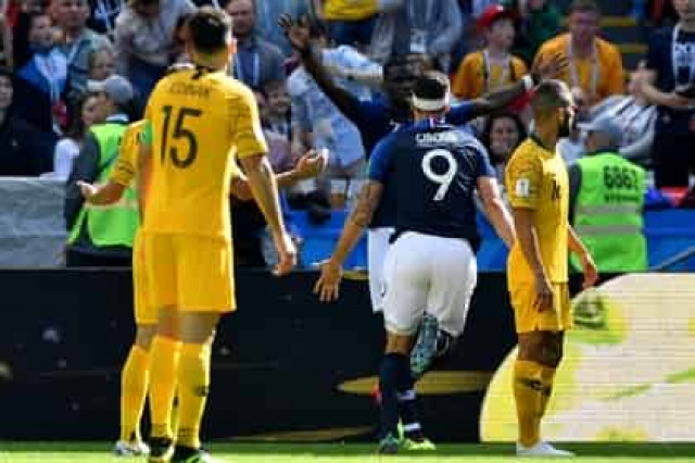 Видеповторы помогли Франции обыграть австралийцев
