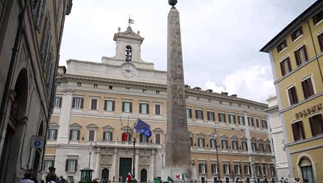 Рим одним из первых выступит за снятие санкций с России, заявили в Италии