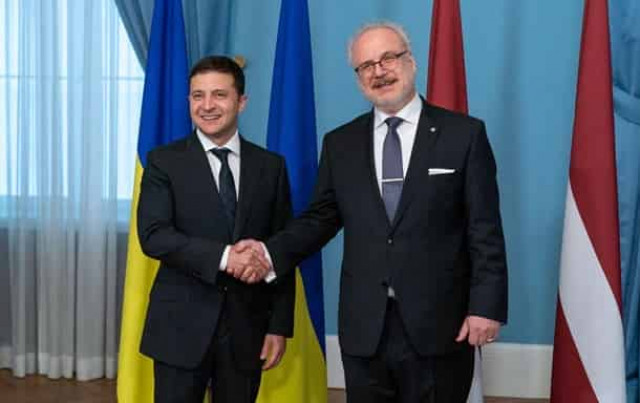 Зеленський про розведення військ: Чекаємо сім діб