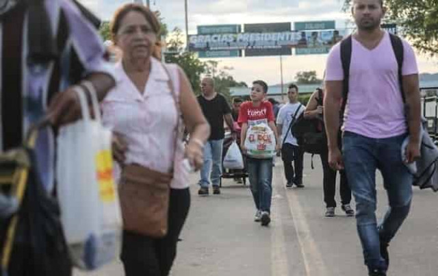 У Перу за день попросили притулку майже п'ять тисяч венесуельців