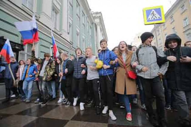 Главный борец с экстремизмом предложил наказывать учителей за митингующих детей