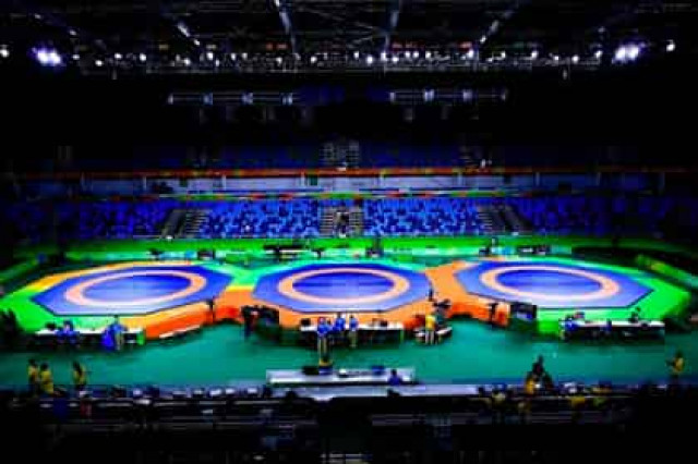 Спортивный бойкот Украины продержался меньше месяца
