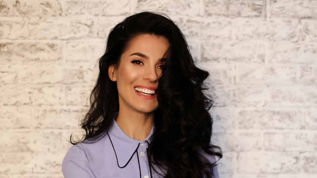 Маша Ефросинина блеснула роскошной фигурой в total black образе за € 9000 
