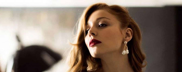 Королева вечера: Тина Кароль с сексуальным разрезом 