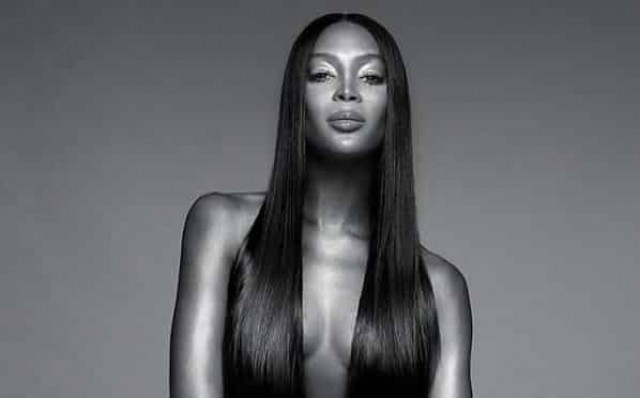Naomi Campbell amazes her fans with her sexy figure