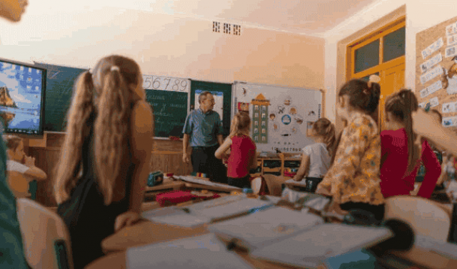 Українські поліцейські «вивчать» всі прогули школярів: батькам доведеться відповісти перед законом
