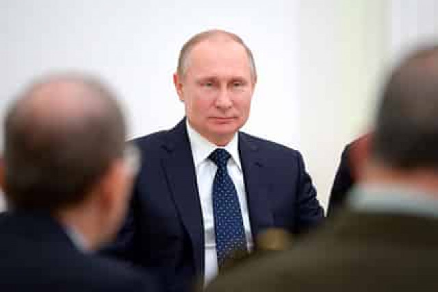 Путин выделил на поддержку НКО 8 миллиардов рублей
