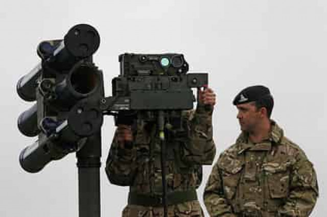 Британия из-за России захотела увеличить военные расходы
