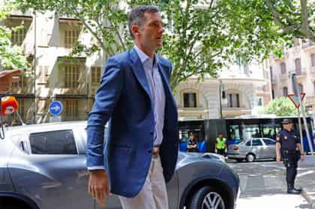 Мужа испанской принцессы посадили в женскую тюрьму
