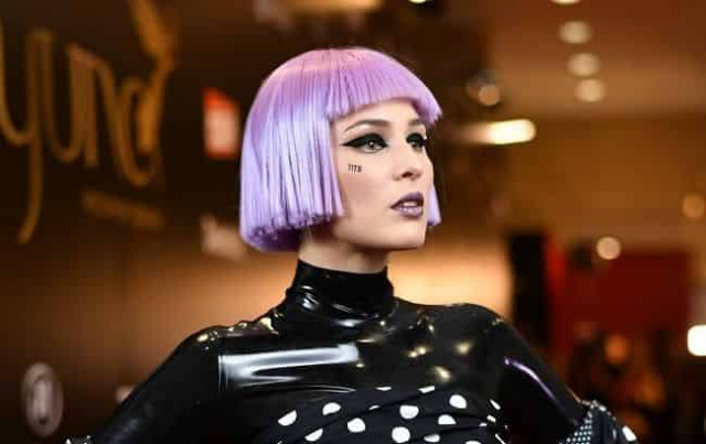 MARUV вызвала фурор латексным костюмом и полицейской фуражкой (ФОТО)