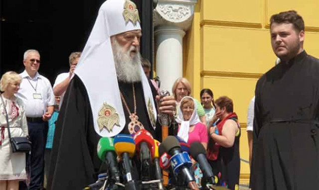 Філарет розповів, що припинив спілкування з Порошенком