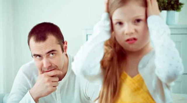 Отец воспитывает дочь. Полная коллекция родительских ошибок