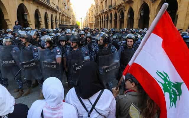 Lebanese protesters seek to stop lawmakers getting to parliament