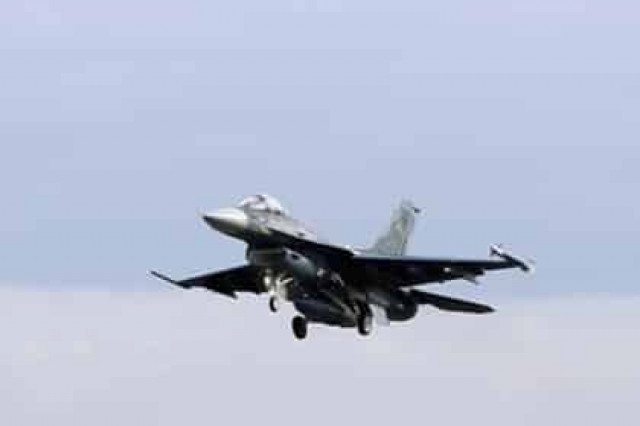 Японский истребитель F-2 упал в море