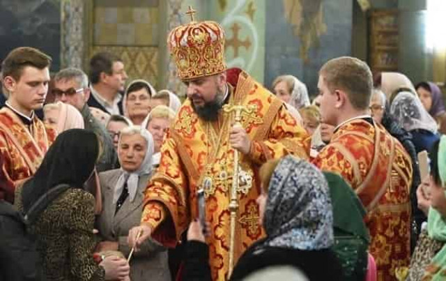 ПЦУ вводит ограничения в церквях из-за коронавируса