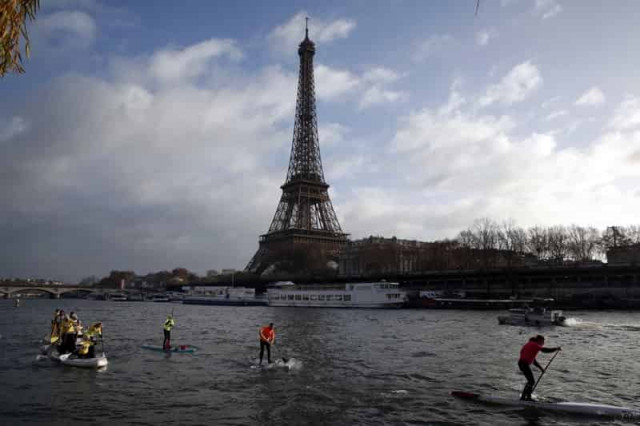 Eiffel Tower closed down after intruder tries to climb up