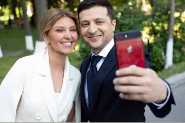 Владимир Зеленский и первая леди прогулялись в парке