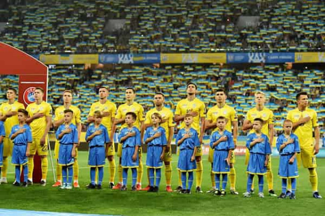 УЕФА финансово наказал Украину за нарушения на матче против сборной Сербии