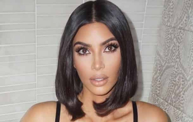 Ким Кардашьян показала пораженное псориазом лицо