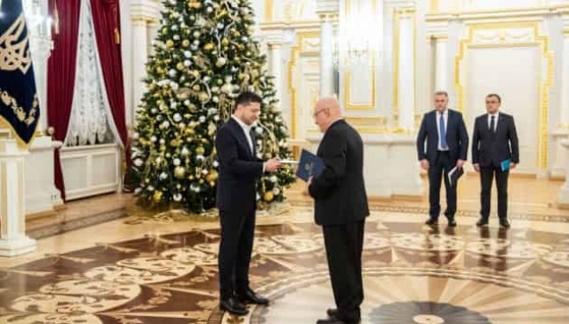 Zelensky receives credentials from ambassadors of Greece and Canada