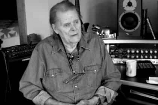 Умер гитарист Элвиса Пресли