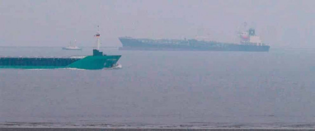 Tanker ship runs aground on Germany’s Elbe river