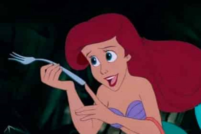 На руках всех диснеевских принцесс обнаружили странность
